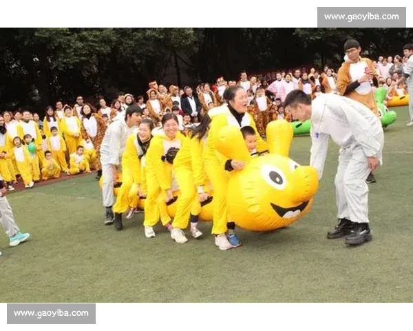 精彩赛事中卡通角色欢乐竞技与团队合作的创意视觉魅力动感呈现